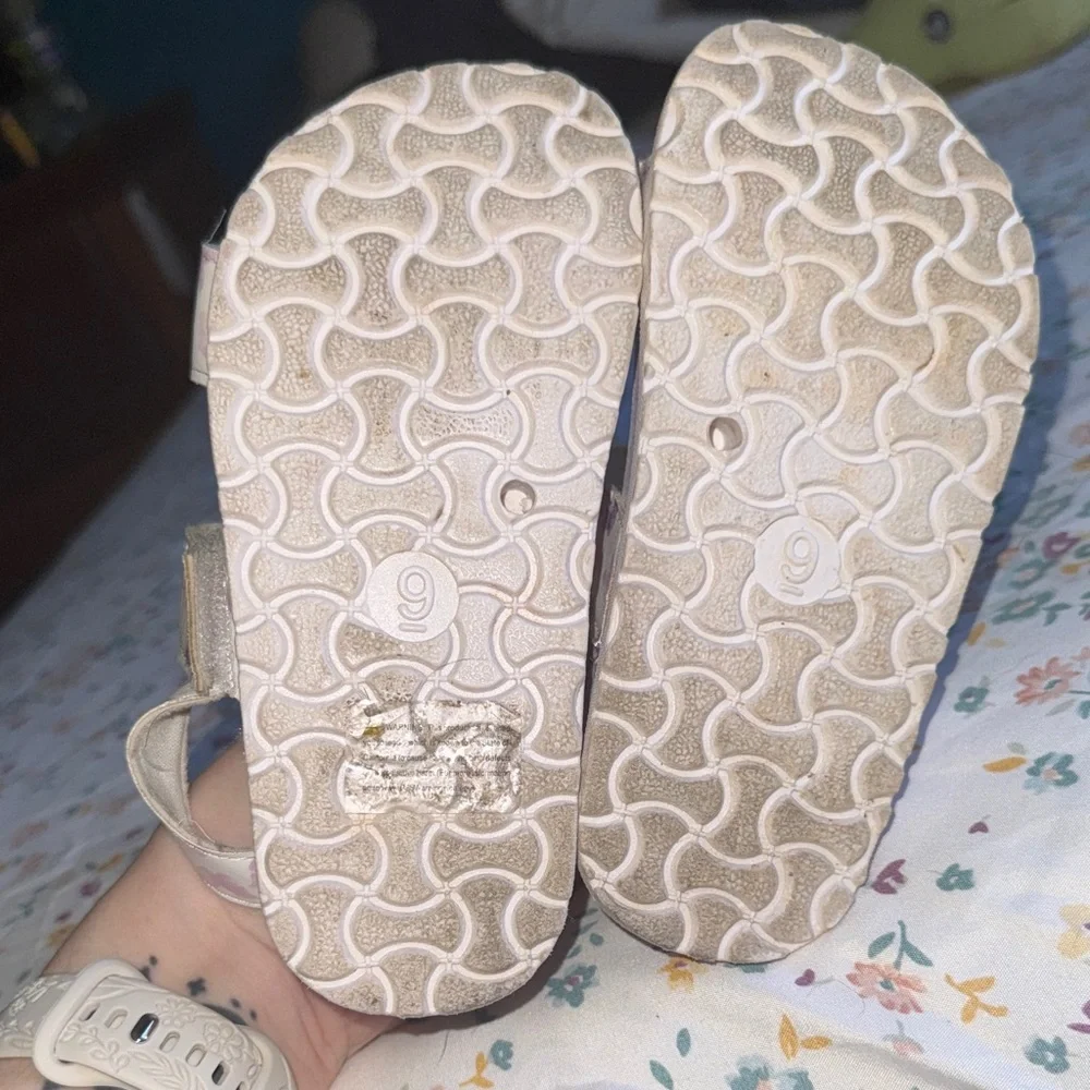 Olivia Miller Lilac and White Butterfly Kids Sandals